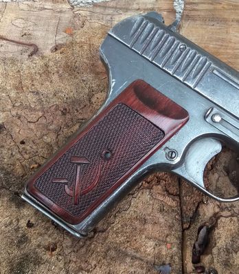 wood grips for Tokarev TT 33 flat Walnut HS Checkered Red1